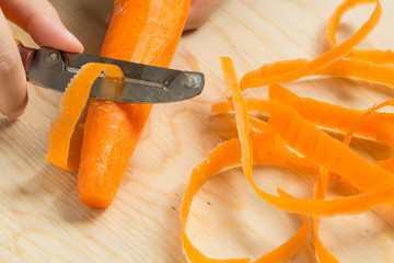 Peeling carrot