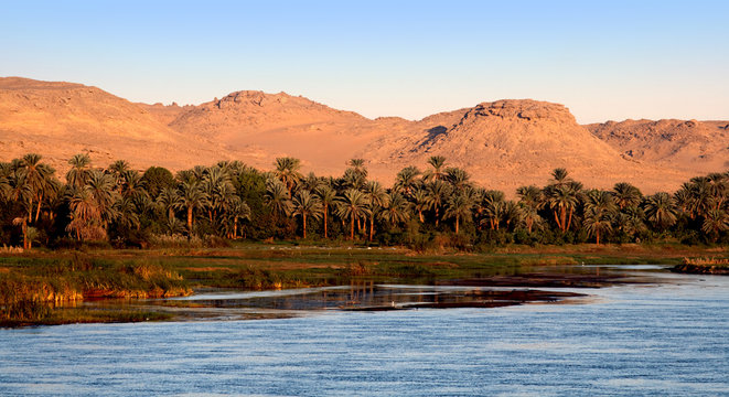 Die blauen Wasser des Nils