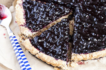 blueberry tart with buckwheat cereal