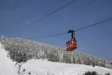 Fototapeta na wymiar Gondel im Skigebiet