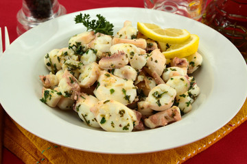 tentacules d'encornet à l'ail et persil