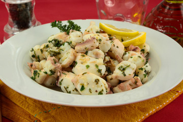 tentacules d'encornet à l'ail et persil