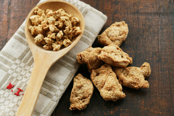 Soja - Sojagranulat - vegane Ernährung, pflanzliche Ernährung, pflanzenbasiert und gesund leben und essen