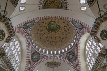 Zentralkuppel der Süleymaniye-Moschee in Istanbul