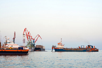 Fototapeta premium Boats in inustrial port