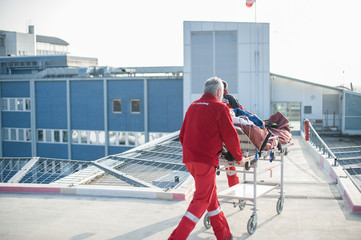 Rettungsdienst Rettungshubschrauber Crew Notfall 
