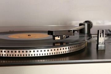 old gramophone turntable with disc