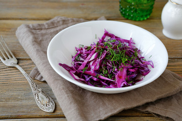 Obraz na płótnie Canvas Salad with red cabbage
