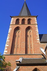 Fototapeta na wymiar Katholische Pfarrkirche St. Magarete in BRÜHL ( bei Bonn )