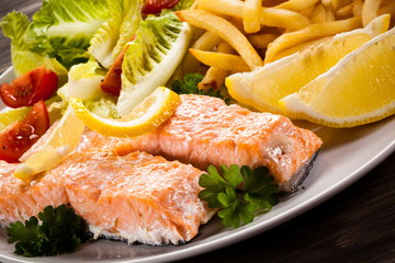 Fried salmon and vegetables