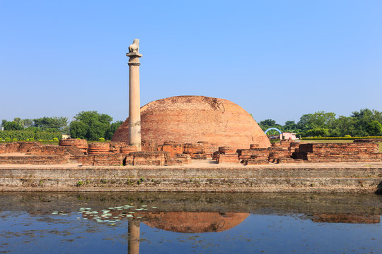 Ananda Stupa and Asokan pillar at Kutagarasala Vihara, Vaishali,