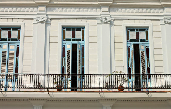 White House In Havana Street