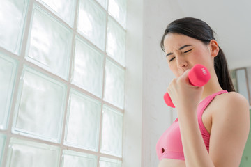 スポーツをする女性