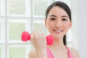 スポーツをする女性