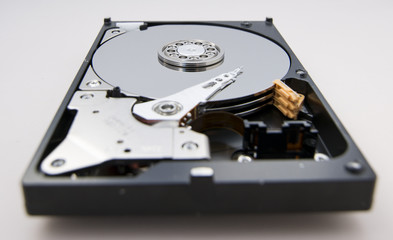 Hard disk drive
