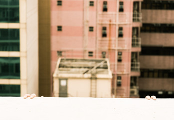 Fingers on a rooftop © harodominguez