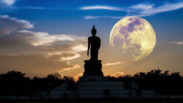 full moon, Visakha, Makha Bucha.