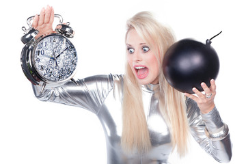 Frau sexy silber Body und Uhr mit Bombe Porträt