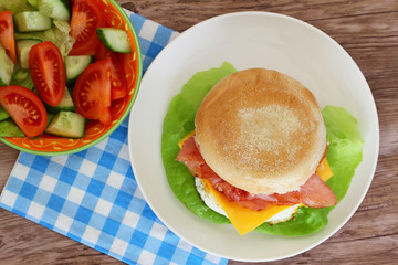 Egg and bacon muffin