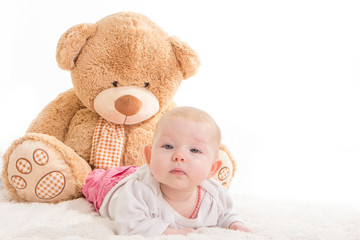 Baby mit Teddybär