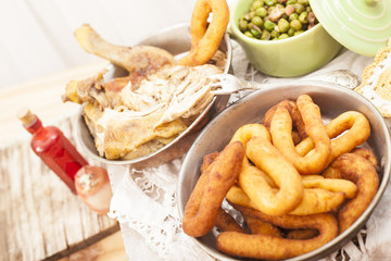 Roast chicken with potatoes chifeletti.