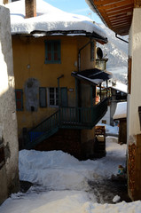 paese innevato