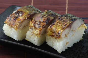 焼き鯖寿司