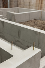 住宅建設　完成した布着素