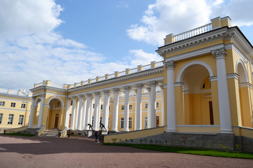 Fototapeta na wymiar Alexander Palace in Tsarskoye Selo.