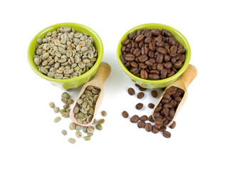green and roasted coffee beans