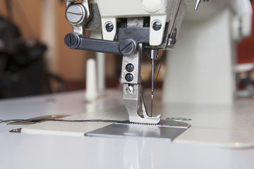 Industrial sewing machine