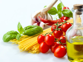 pasta spaghetti vegetables, spices and oil