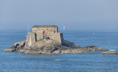 Fototapeta na wymiar Fort on Petit Be island