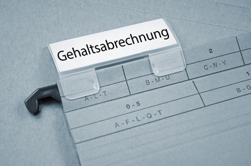 Ordner mit Gehaltsabrechnung