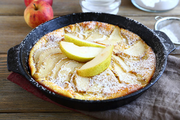 Pie with pears in a frying pan