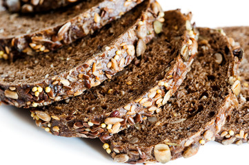 Pain céréales tranché