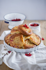 brioches with currants