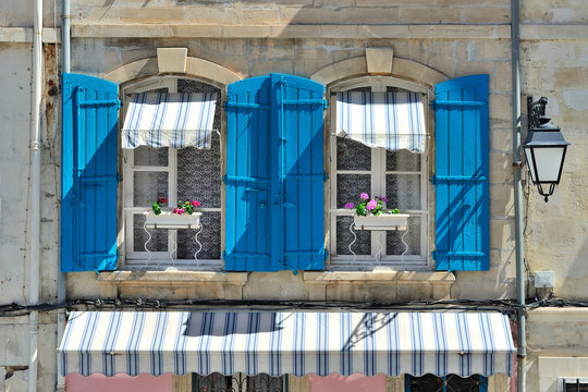 Arles, Provenza, Camargue - azzurro provenzale
