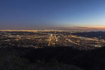 Naklejka premium Los Angeles and Glendale Mountaintop View.