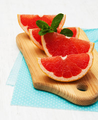 Grapefruit with mint