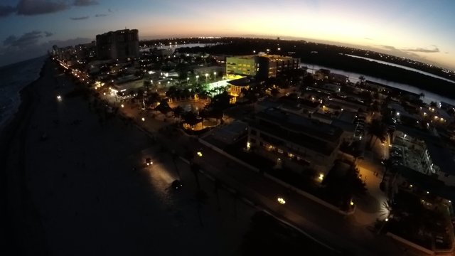 2.7k 60p Aerial video Hollywood Beach Florida