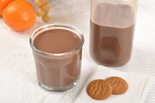 Chocolate milk and cookies
