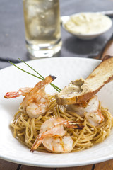 pasta con langostinos
