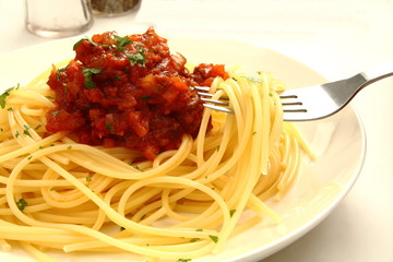 スパゲティ　ボロネーゼ　トマトソース