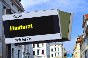 Fototapeta premium Anzeigetafel 7 - Hautarzt