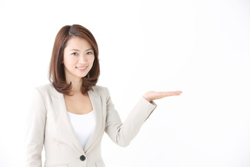 手を翳す女性