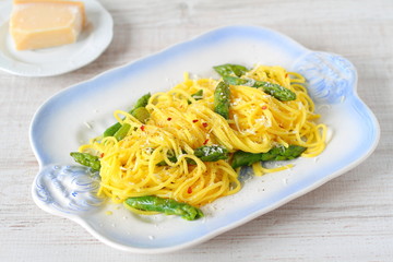 Fresh pasta with asparagus and parmesan