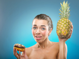 Women's diet. Donut or pineapple ? - 77934084