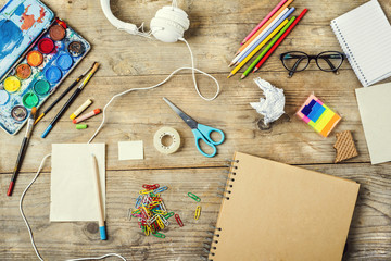 Naklejka premium Desk of an artist