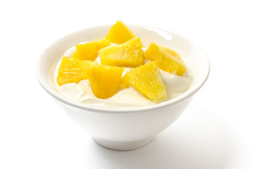 Quarkspeise mit Ananas
